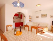 Vrijstaande villa in Baška, 150m van zee met eigen balkon - thumbnail 5