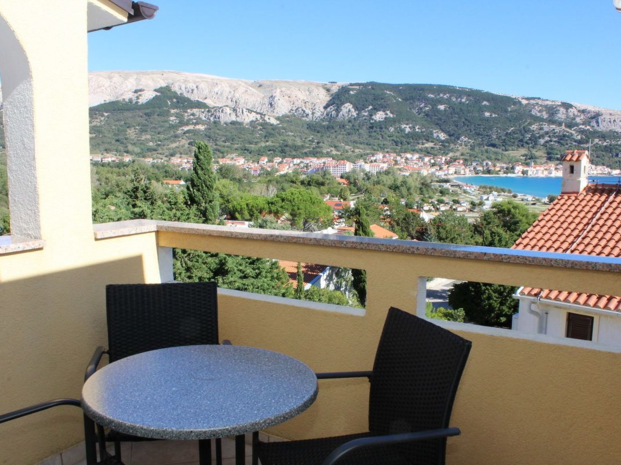 In Baška mit Eigenem Balkon-Binnen