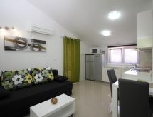 Appartement op 200m van zee met zwembad in Baška, Krk - thumbnail 2