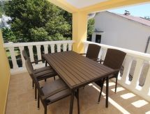 Appartement op 200m van zee met zwembad in Baška, Krk - thumbnail 5