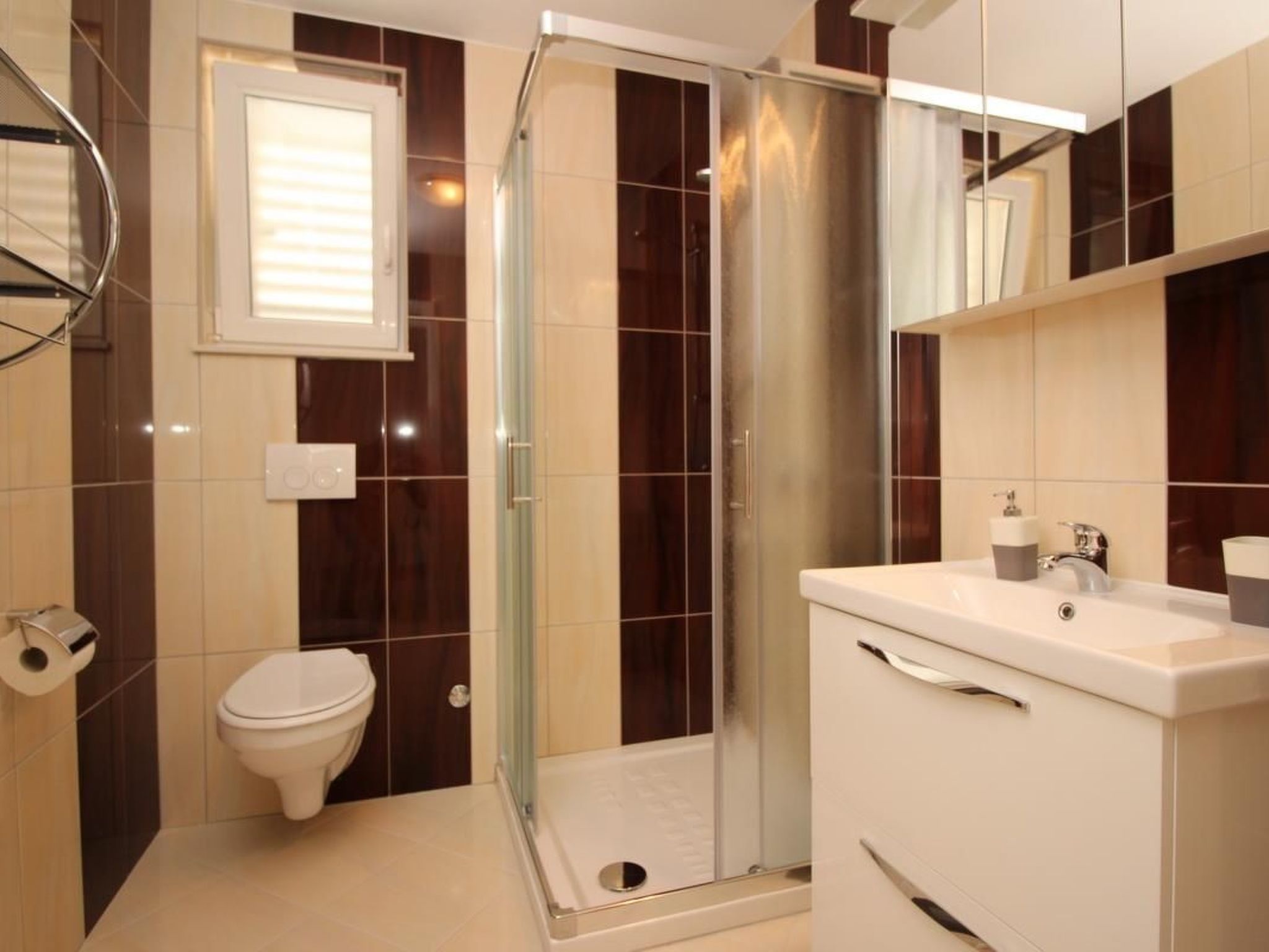 Gorica II A2+1 br.5-Drinnen