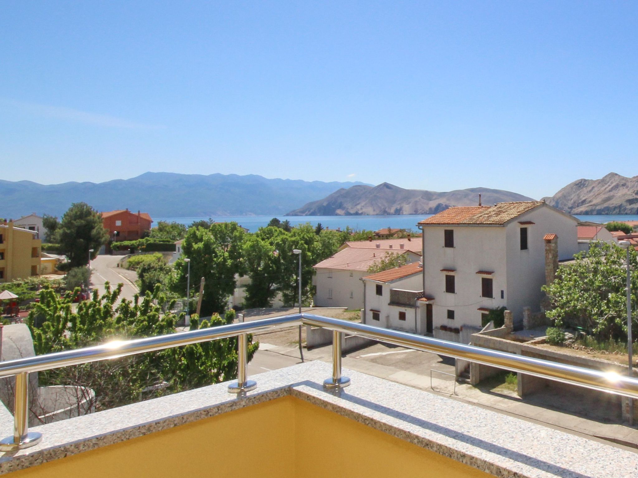 In Baška mit Eigenem Balkon-Binnen
