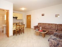 Vrijstaande vakantiewoning op 150 meter van zee in Baška, voor 5 personen - thumbnail 2