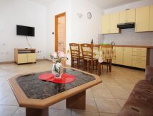 Vrijstaande vakantiewoning op 150 meter van zee in Baška, voor 5 personen - thumbnail 4
