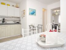 Knus appartement op loopafstand van zee in Baška, met eigen terras - thumbnail 4