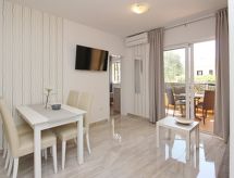 Zonnige vakantiewoning voor 4 in Baška, vlakbij het strand met eigen balkon - thumbnail 2