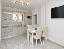 Zonnige vakantiewoning voor 4 in Baška, vlakbij het strand met eigen balkon - thumbnail 4