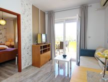 Compact appartement met balkon in Baška, vlakbij zee - thumbnail 1