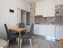Compact appartement met balkon in Baška, vlakbij zee - thumbnail 4