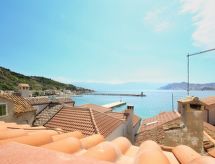Appartement aan zee in Baška met privébalkon op 30 meter van het strand - thumbnail 1
