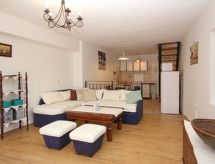 Appartement aan zee in Baška met privébalkon op 30 meter van het strand - thumbnail 2
