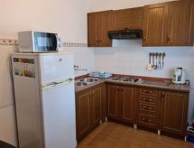 Vrijstaand appartement met balkon op 300m van het strand in Baška - thumbnail 5