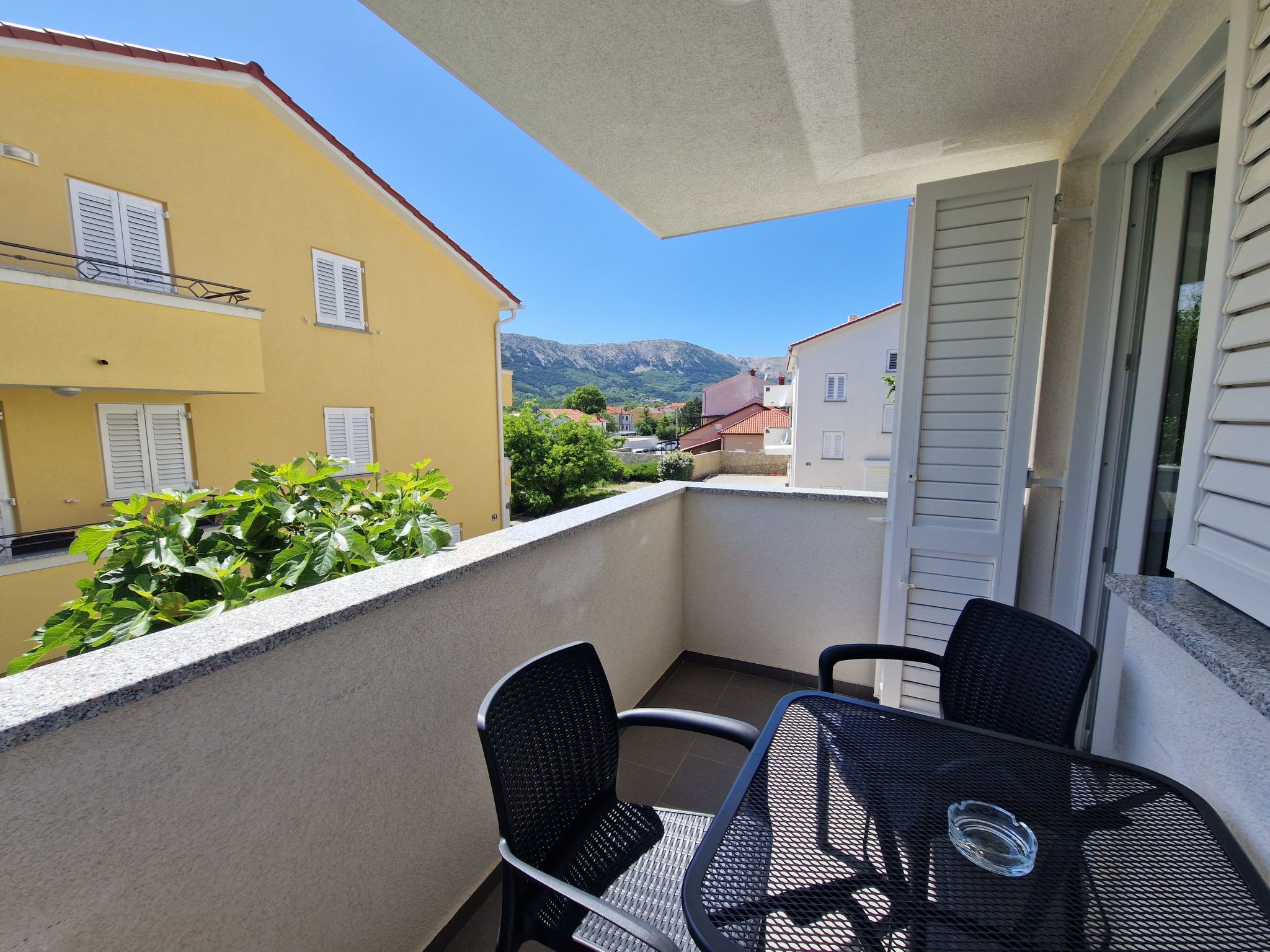 In Baška mit Eigenem Balkon-Binnen