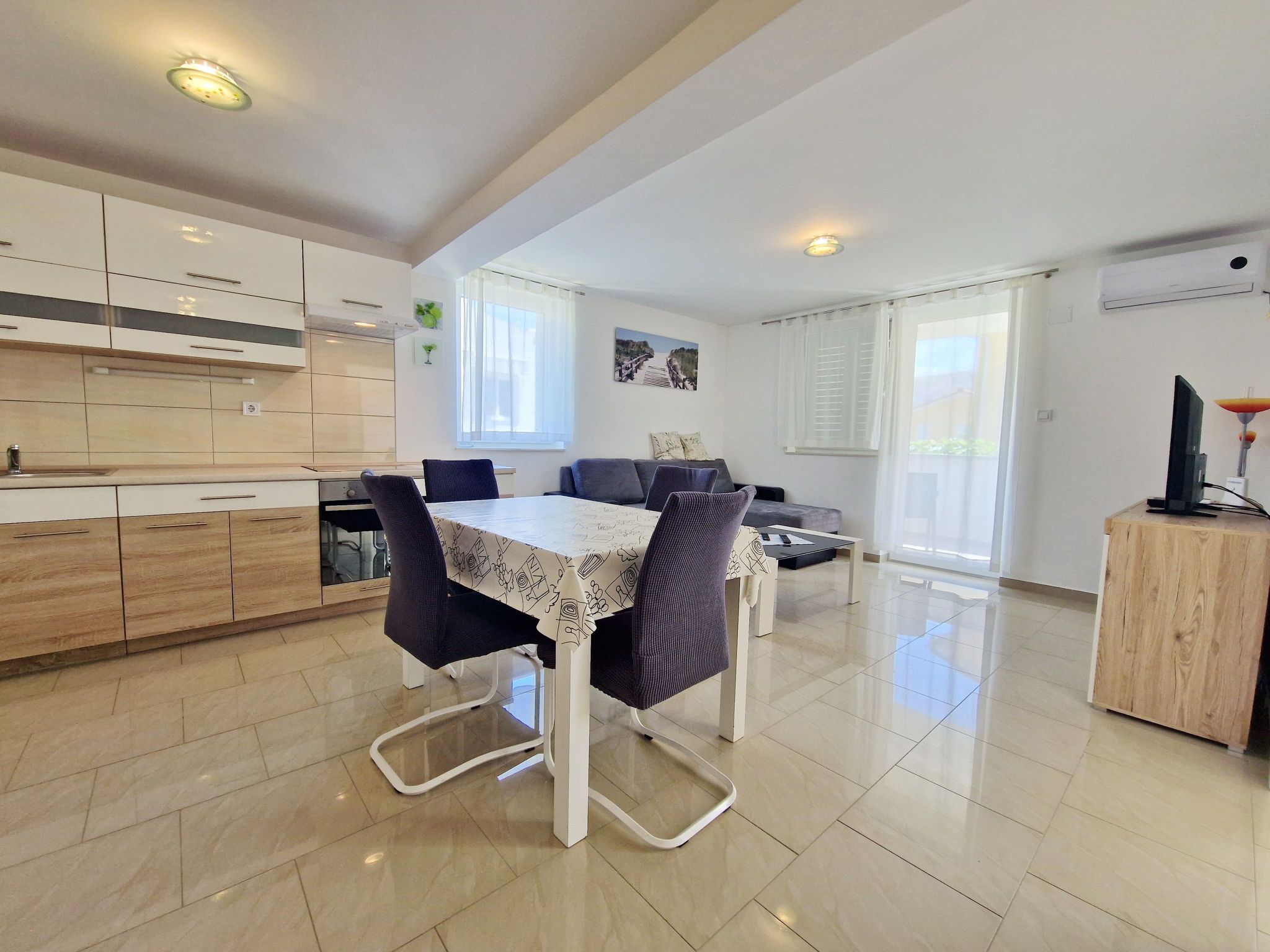 In Baška mit Eigenem Balkon-Binnen