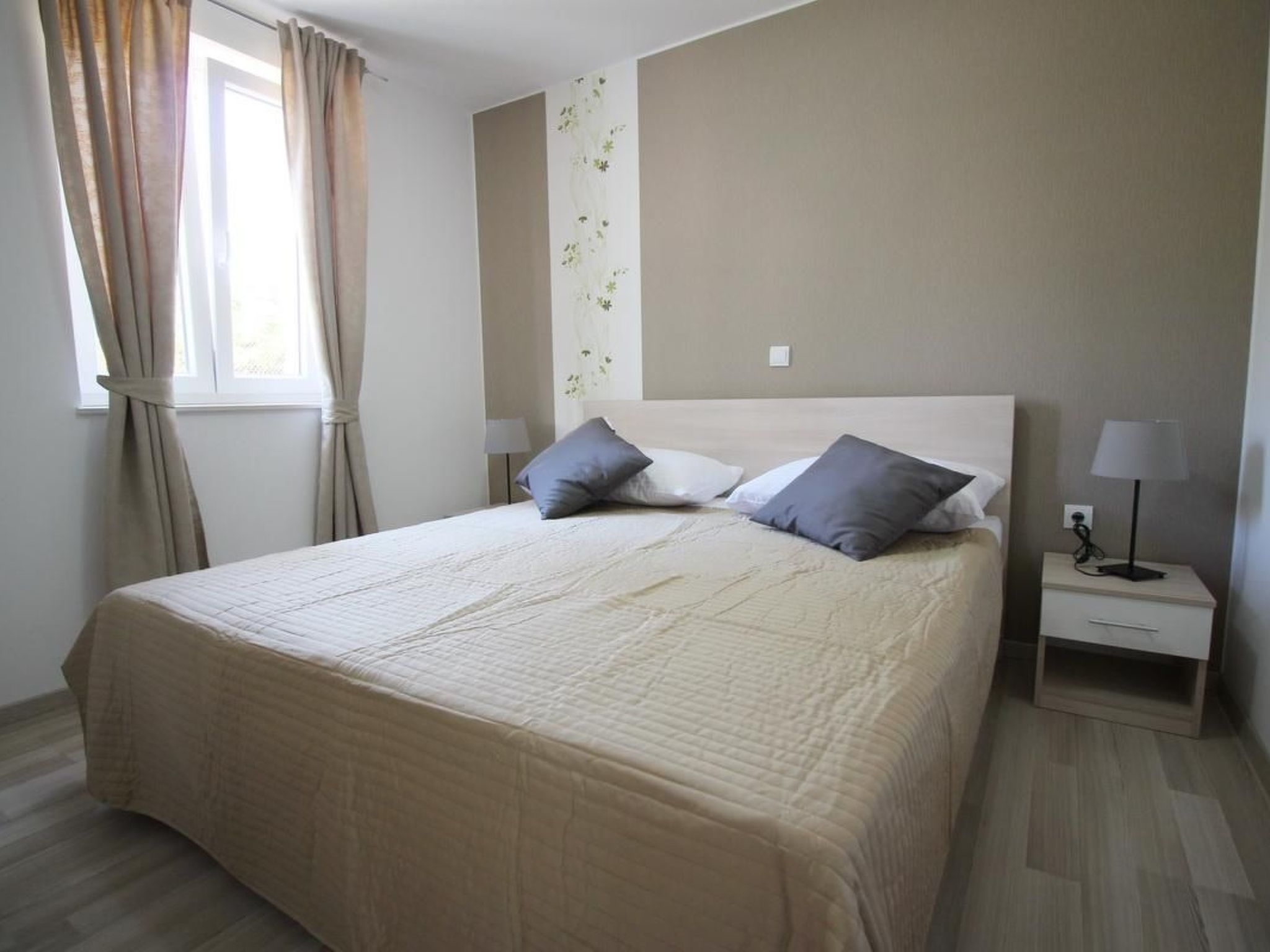 Gorica 1 A4+1 No.1-Binnen