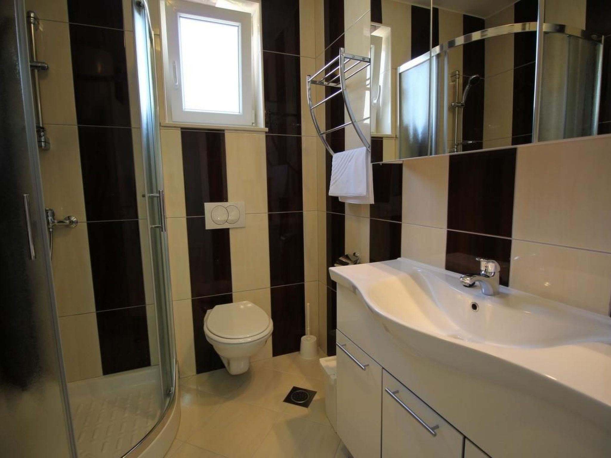 Gorica 1 A4+1 No.1-Binnen