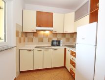 Comfortabel appartement in Baška met eigen balkon, vlakbij zee - thumbnail 3