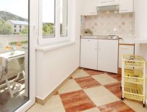 Modern appartement voor 2 personen op 90m van zee in Baška centrum - thumbnail 4