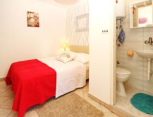 Doppelzimmer max. 2 Personen, 12 m² , 1 Schlafzimmer mit Doppelbett, klimatisie