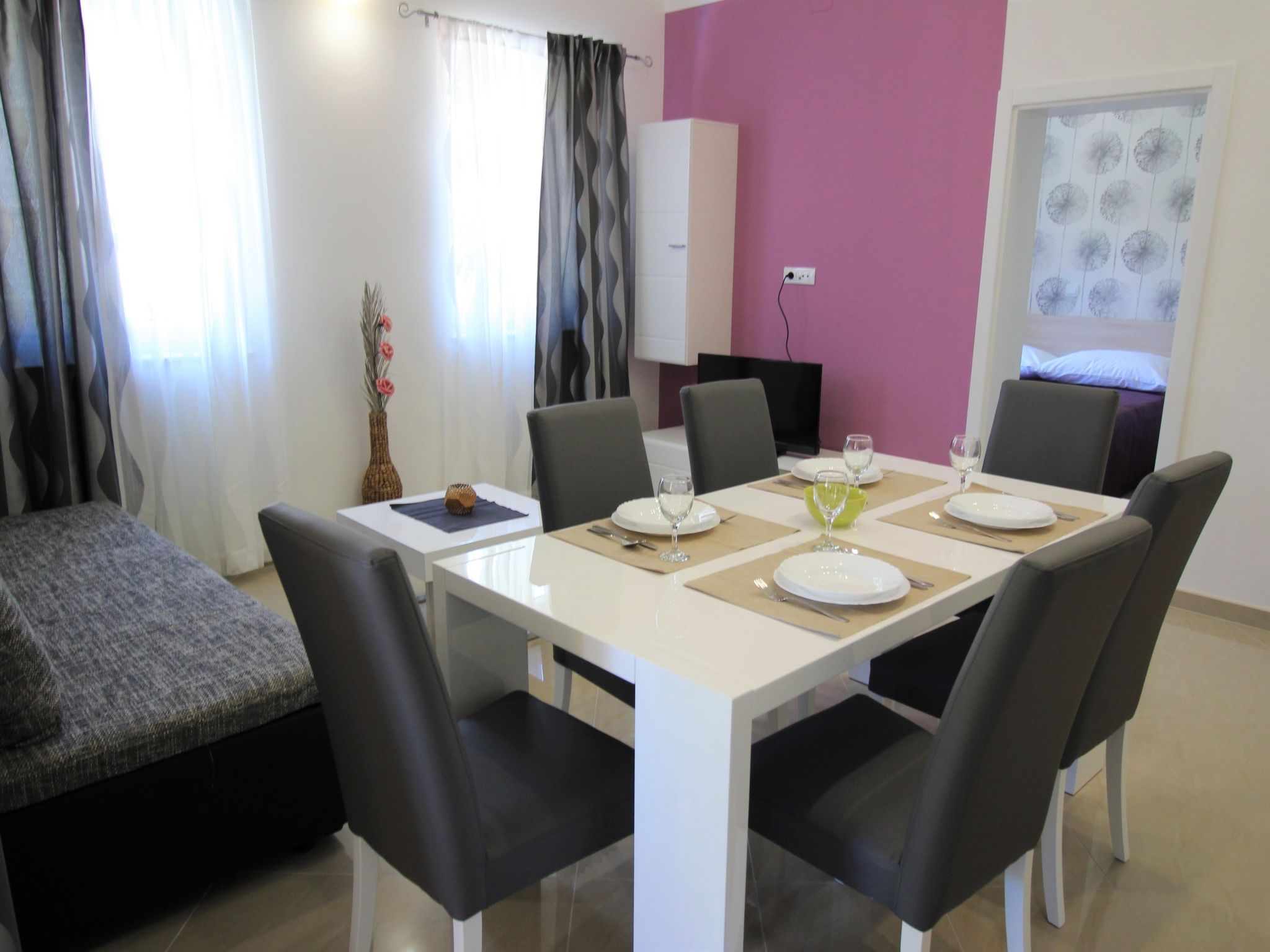 Appartement Apartment Kamelia - 8 – Séjour, photo 2 sur 10