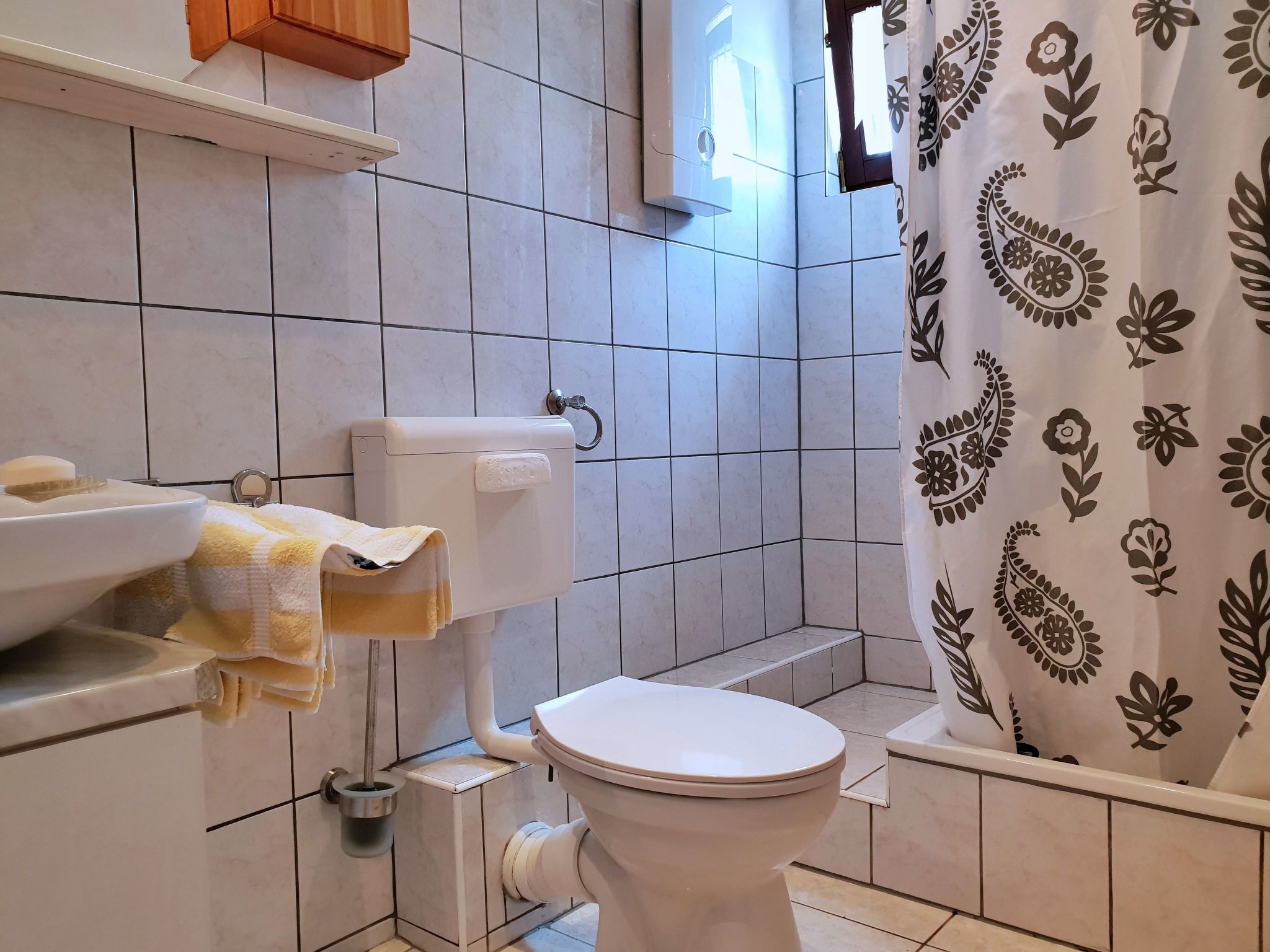 Apartment Bijelic - mit Balkon, 480 m vom Meer-Binnen