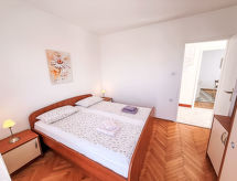 Appartement Dragica: Vrijstaand vakantiehuis op 250m van de Kvarner baai - thumbnail 6