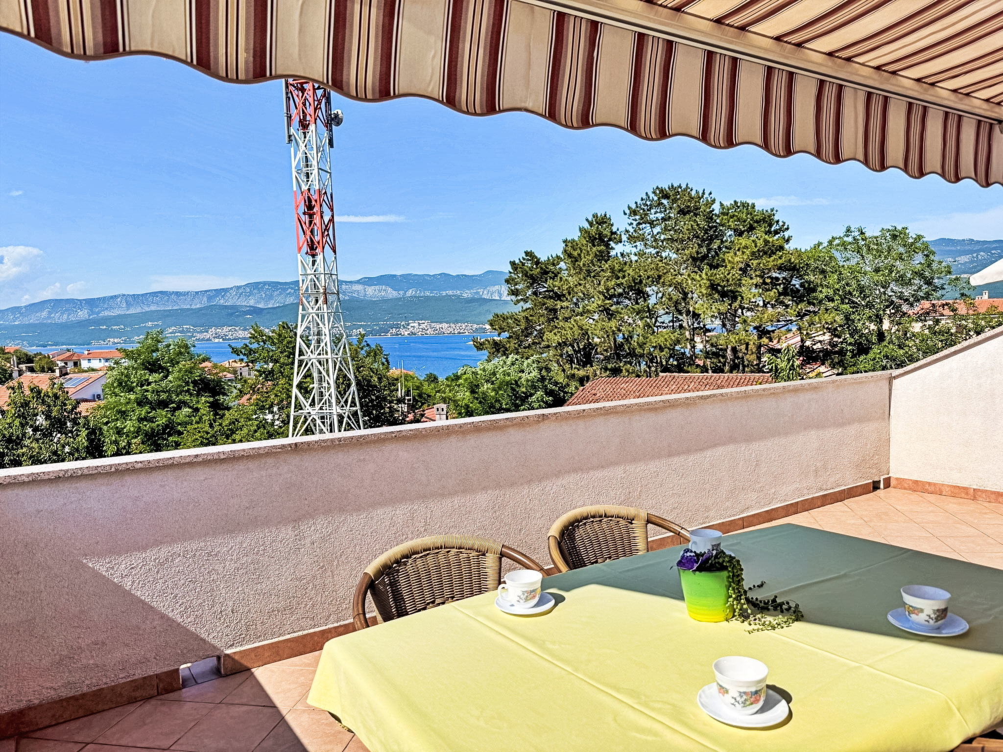 Appartement Dragica: Vrijstaand vakantiehuis op 250m van de Kvarner baai - foto 4