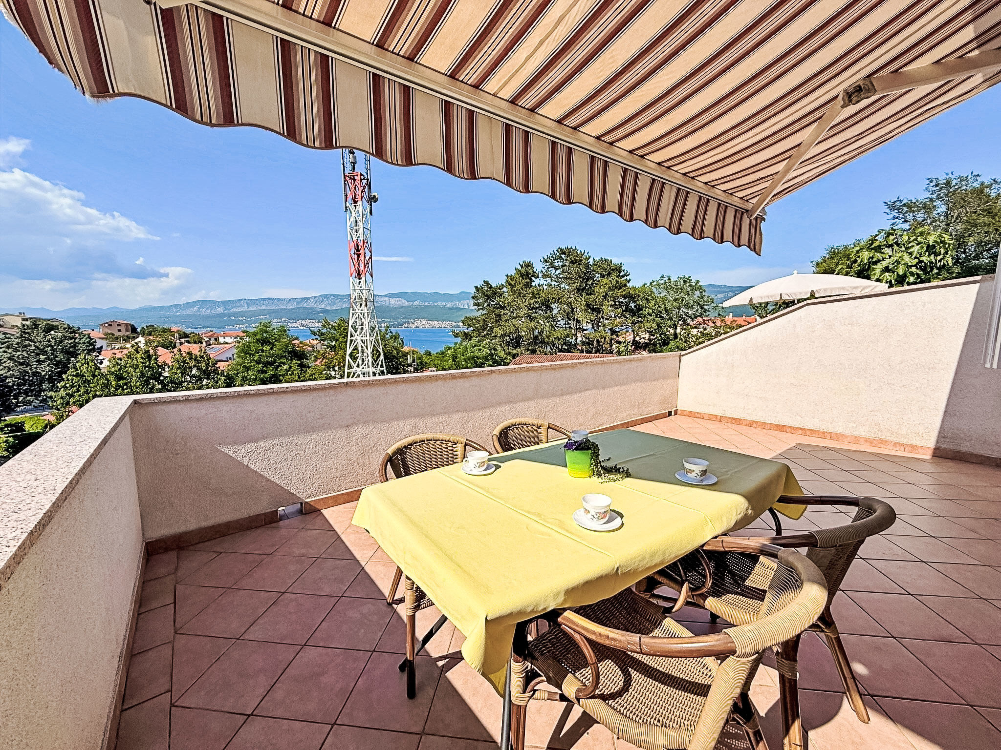 Appartement Dragica: Vrijstaand vakantiehuis op 250m van de Kvarner baai - foto 2