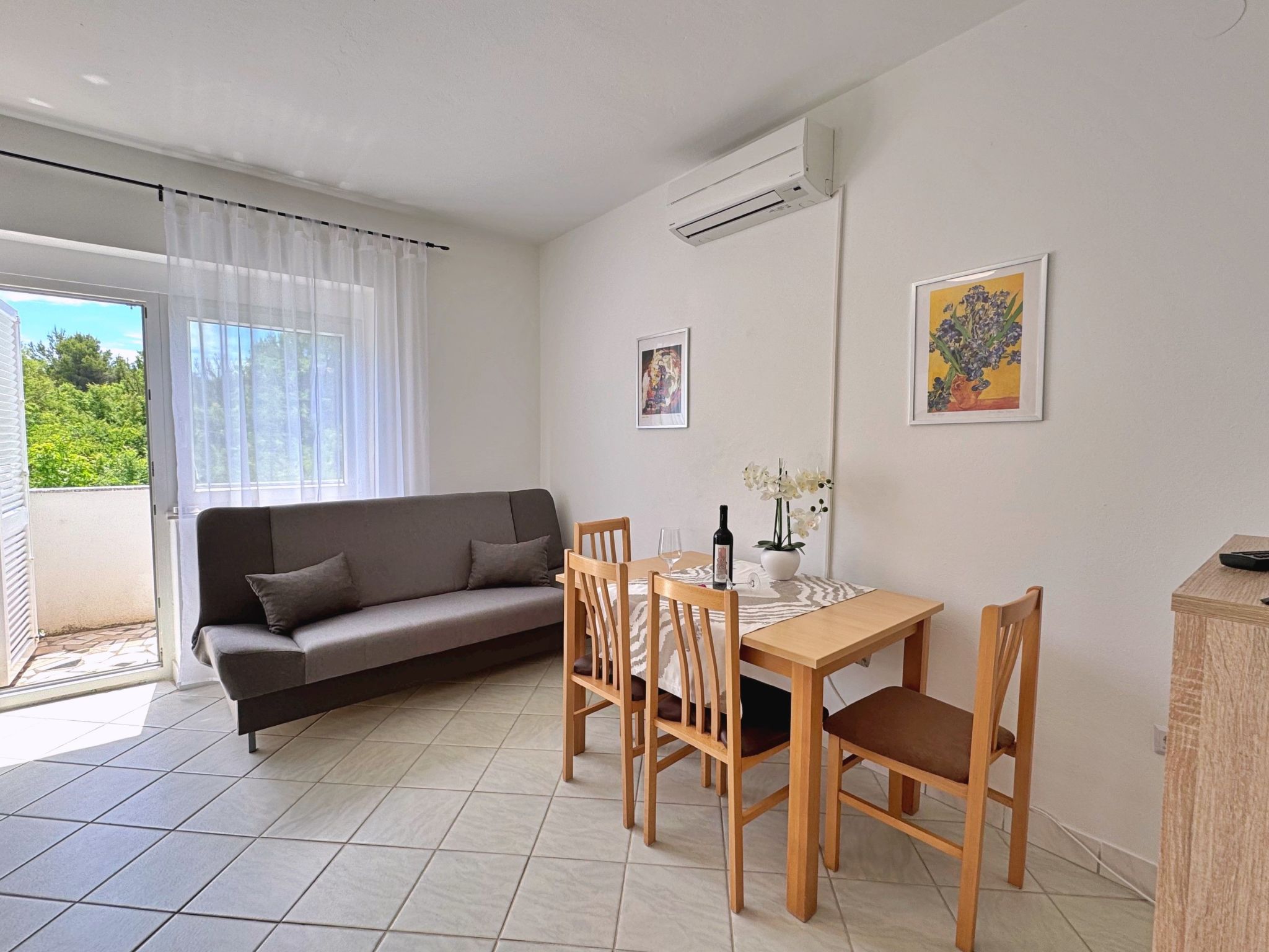 Apartment Nikolic-Binnen