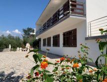 Ruim appartement voor 8 personen vlakbij zee in Polje, Kvarner Baai - thumbnail 1