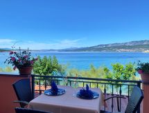 Knus appartement voor 3 direct aan de Kvarner Baai in Polje - thumbnail 1