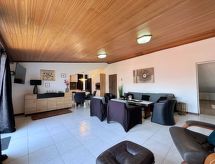 Vrijstaand appartement met zeezicht op 220m van het strand in Polje - thumbnail 2