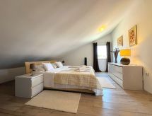 Vrijstaand appartement met zeezicht op 220m van het strand in Polje - thumbnail 6