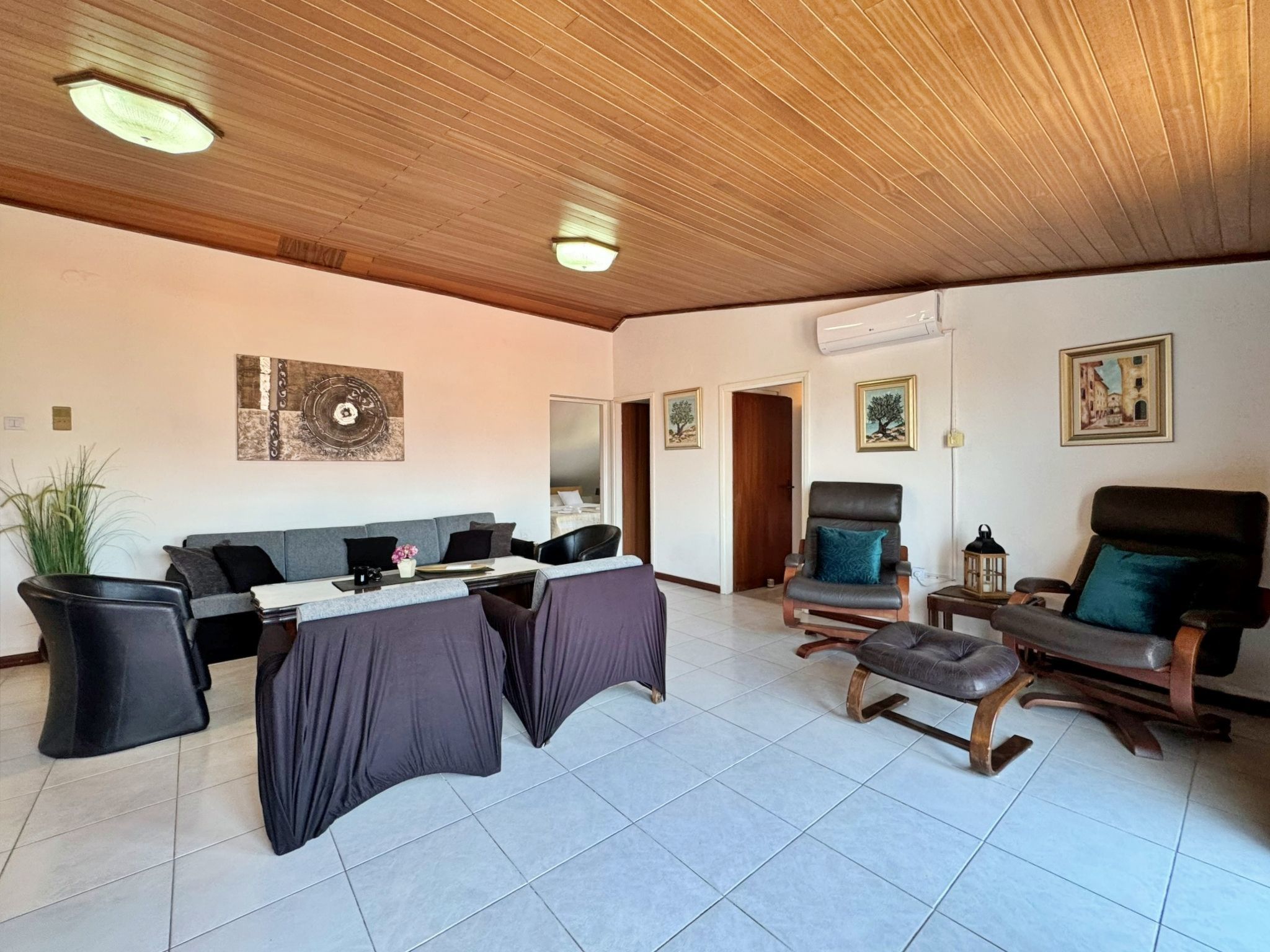 Apartment Lure-Binnen