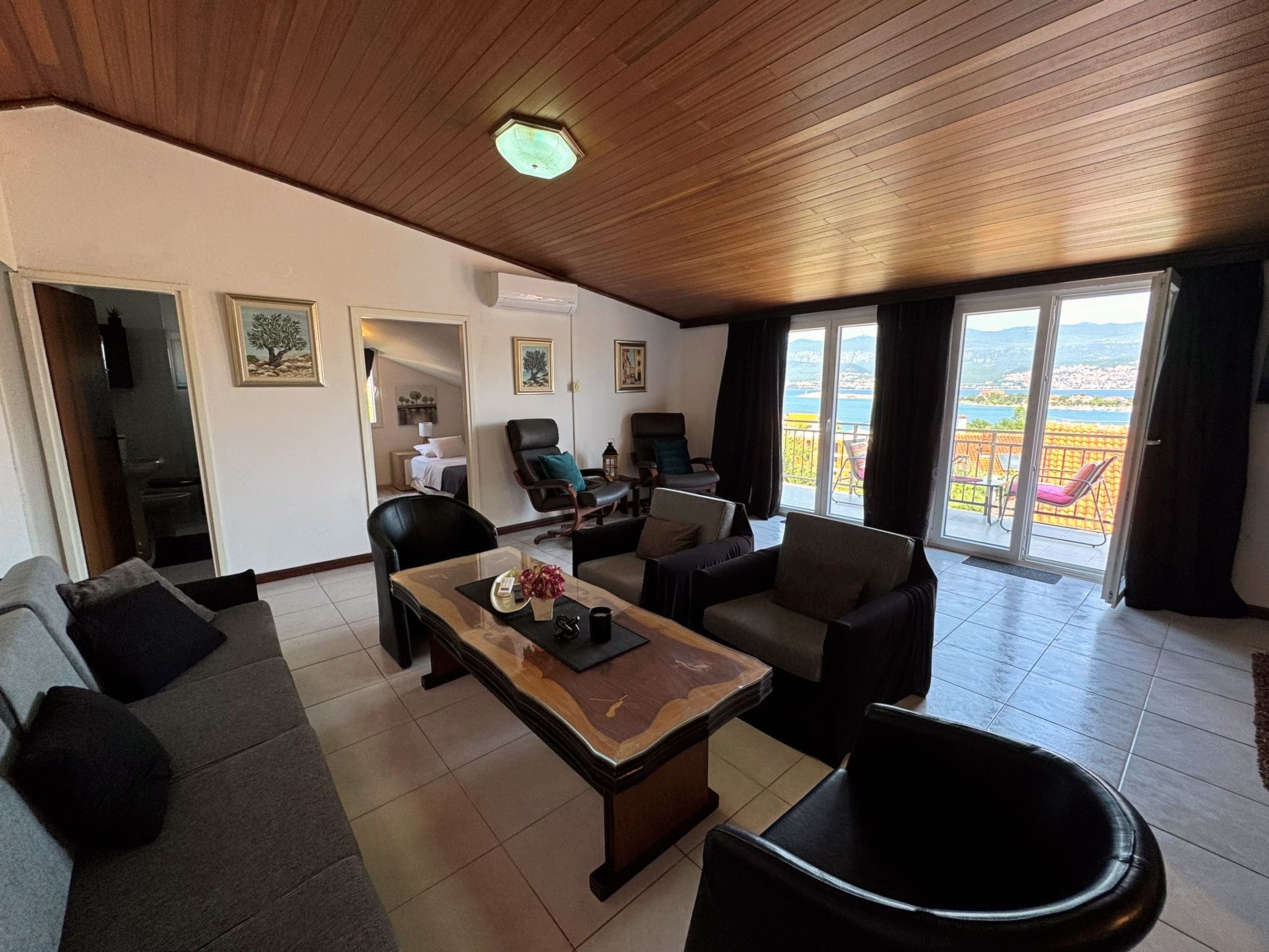 Vrijstaand appartement met zeezicht op 220m van het strand in Polje - foto 26