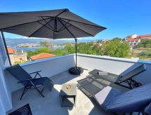 Rustiek appartement vlakbij zee in Polje, Kroatië voor 6 personen - thumbnail 1