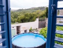 Mediterranes Haus mit privatem Garten und Pool