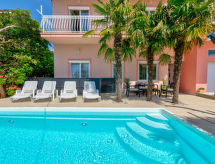 Ruim appartement met privézwembad en uitzicht op zee in Crikvenica - thumbnail 4