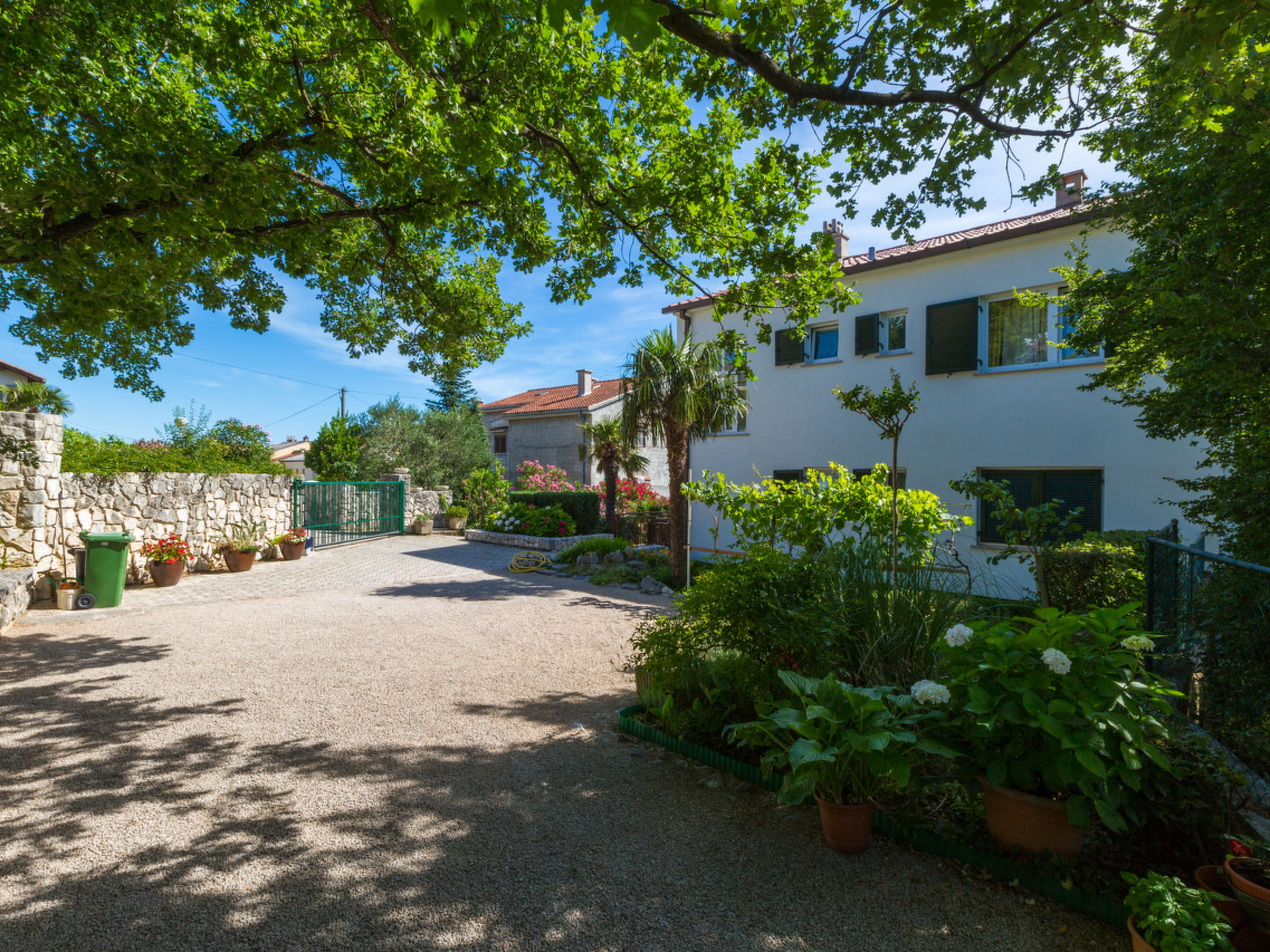 Photo of NELLA 2 / HR-01829-02