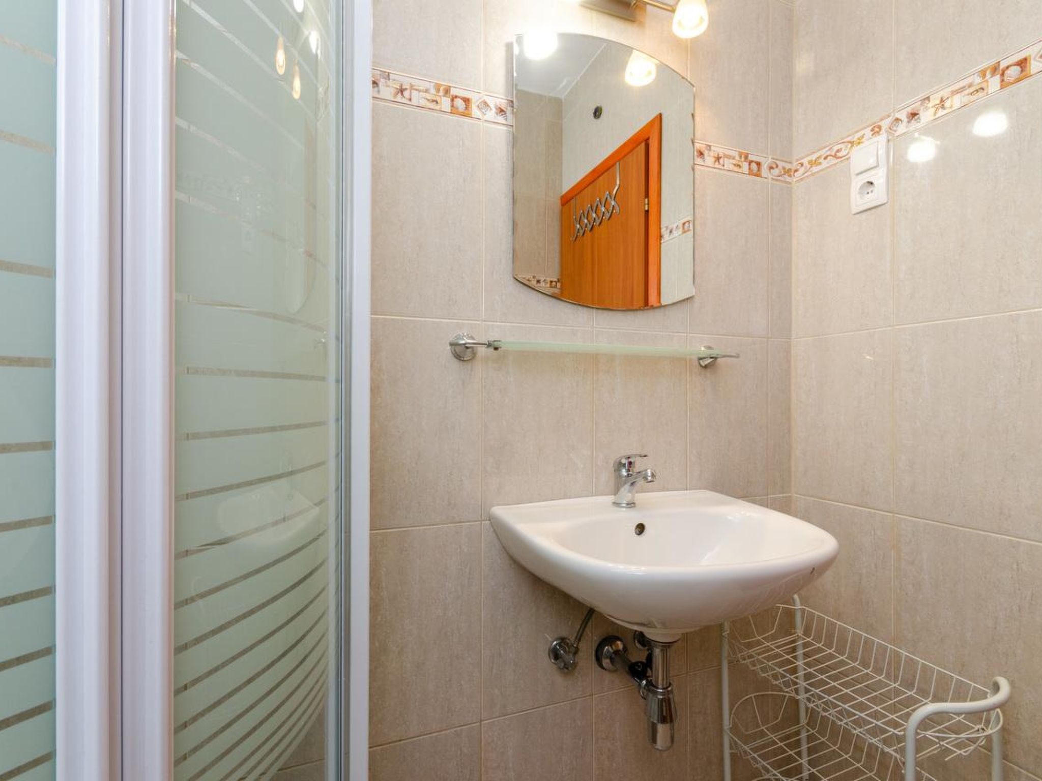 Photo of LAURA 3 / HR-05492-03