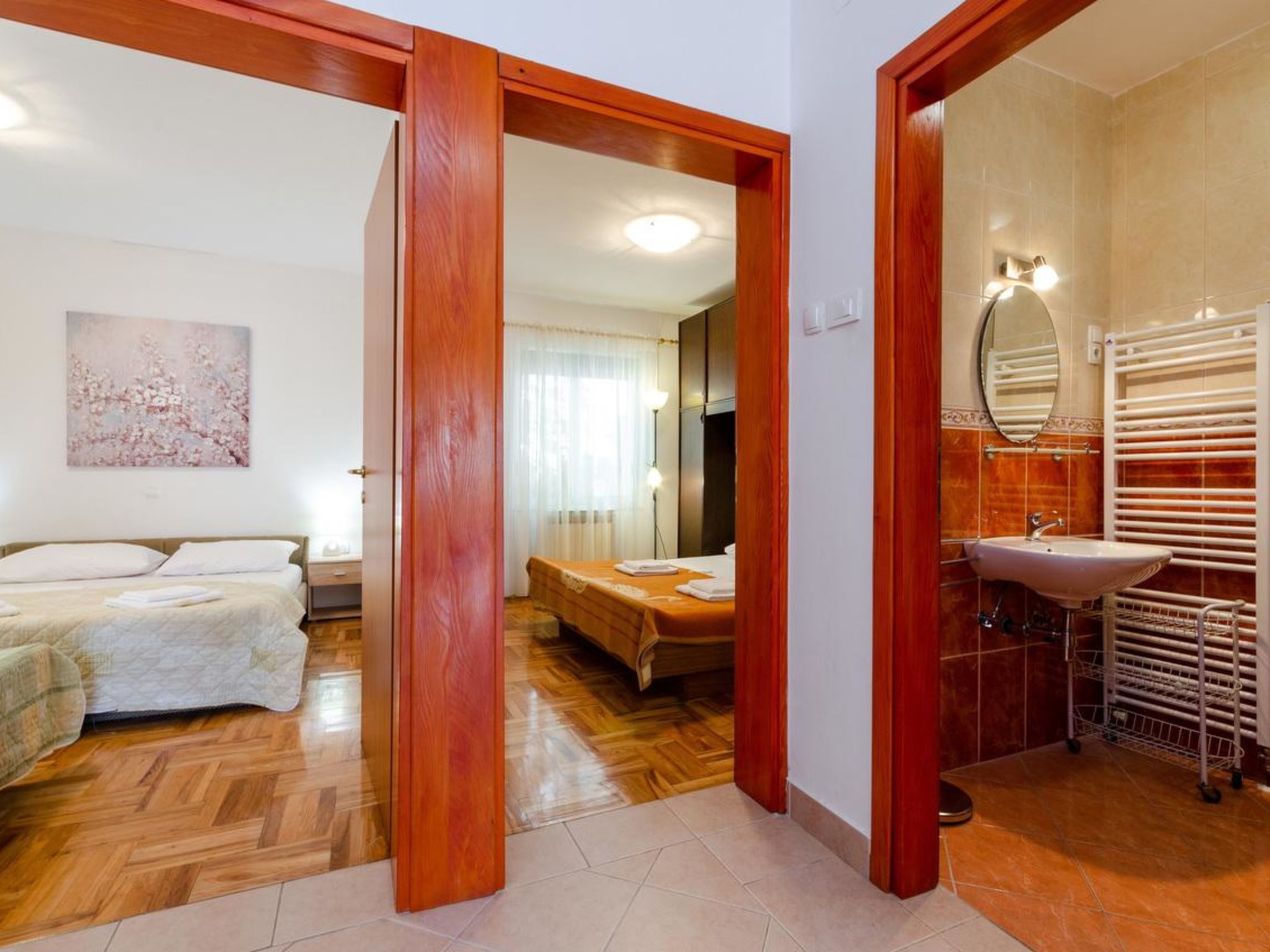 Photo of LAURA 3 / HR-05492-03