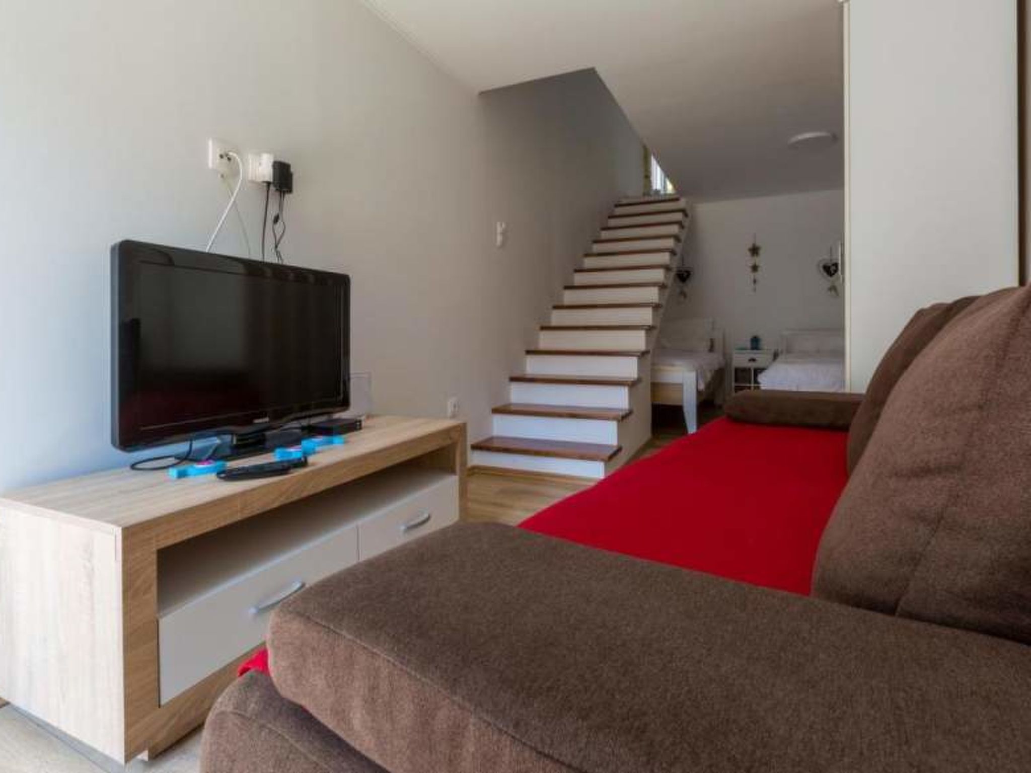 Photo of NONA / HR-09892-01