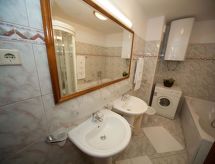 Appartement aan de Adriatische Zee in Crikvenica met panoramisch uitzicht - thumbnail 6