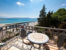 Appartement aan de Adriatische Zee in Crikvenica met panoramisch uitzicht - thumbnail 1