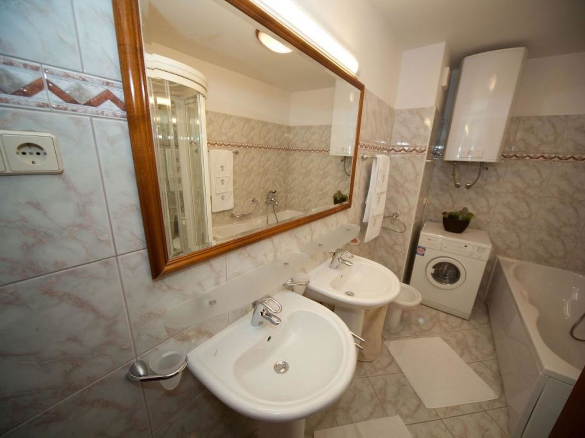 Photo of ACASTELLO 2 / HR-04333-02