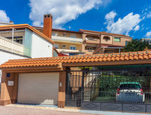 Compact appartement met zeezicht op 250m van strand in Crikvenica - thumbnail 1