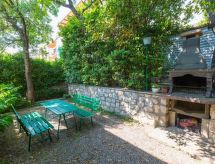Knusse studio met zeezicht en tuin op 300m van het strand in Crikvenica - thumbnail 3