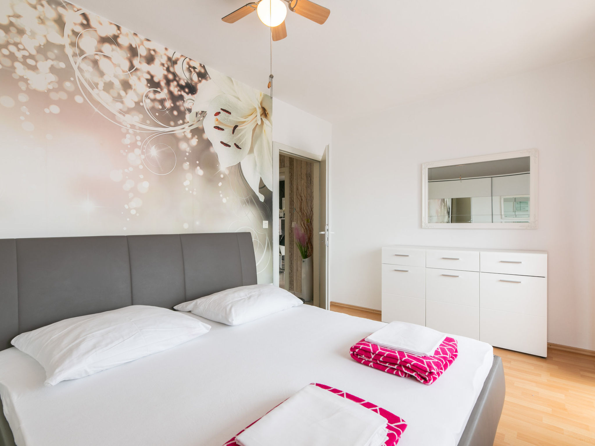 Photo of Blaza / HR-09781-02