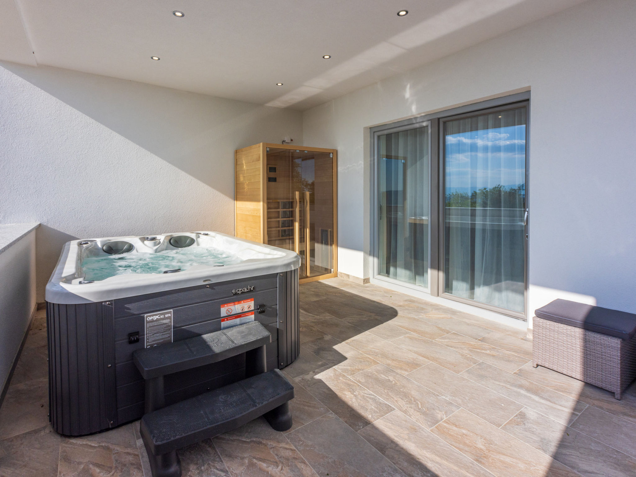 Photo of Linda kucica 2 / HR-10907-01