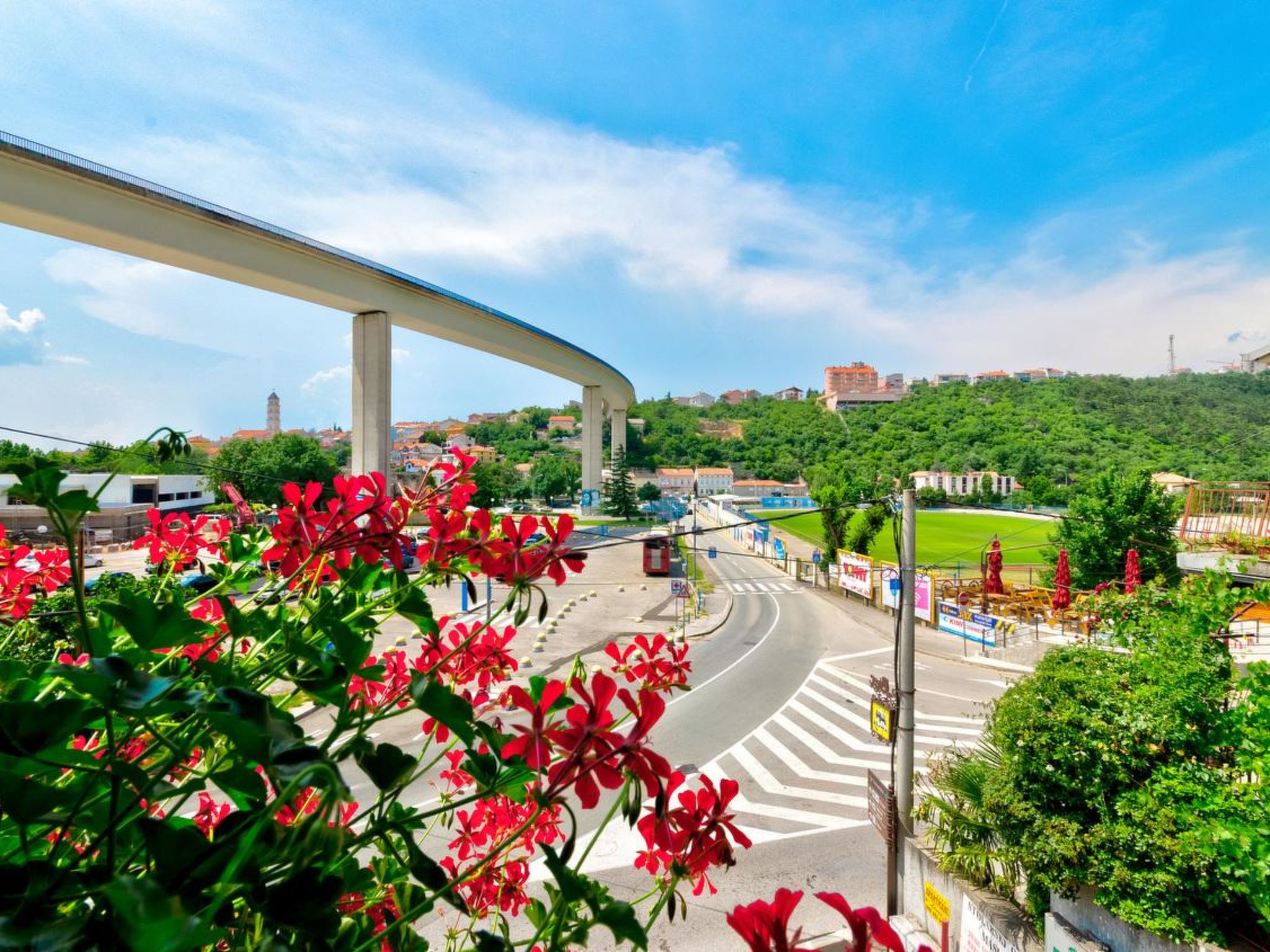 Photo of LAURA 4 / HR-05492-04